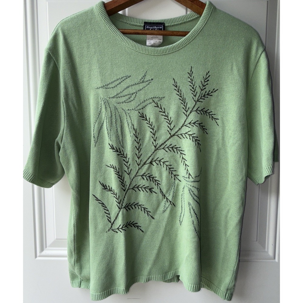 Southern Lady Women's Top‎ Embroidered Leaves Green Top